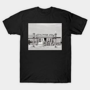 Texas Truck Stop, 1939. Vintage Photo T-Shirt